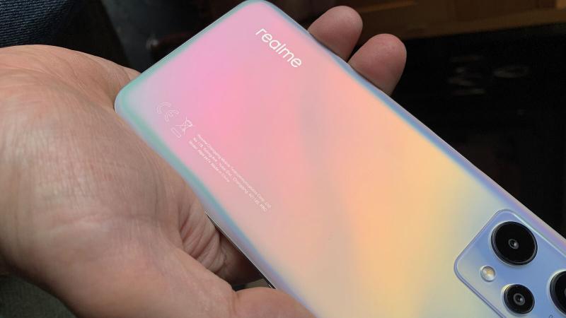 Realme 9 5G review: Colours on rear panel