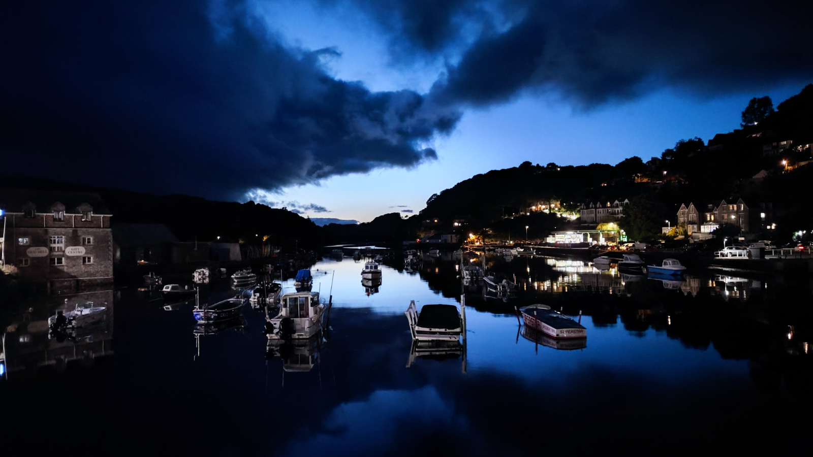 Harbour at night taken by Xiaomi 12 Lite