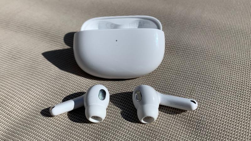 Xiaomi Buds 3T Pro review: Case and Buds
