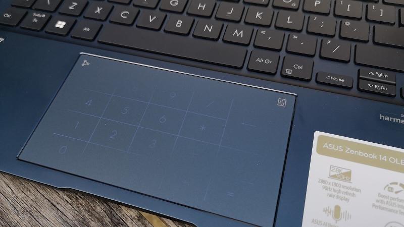 Цифровая клавиатура Asus ZenBook 14
